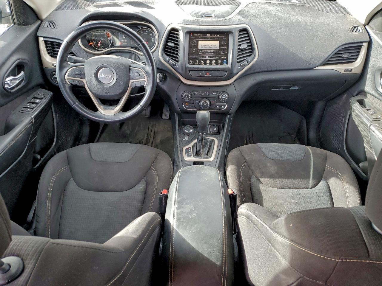 Jeep Grand Cherokee Latitude Image 7