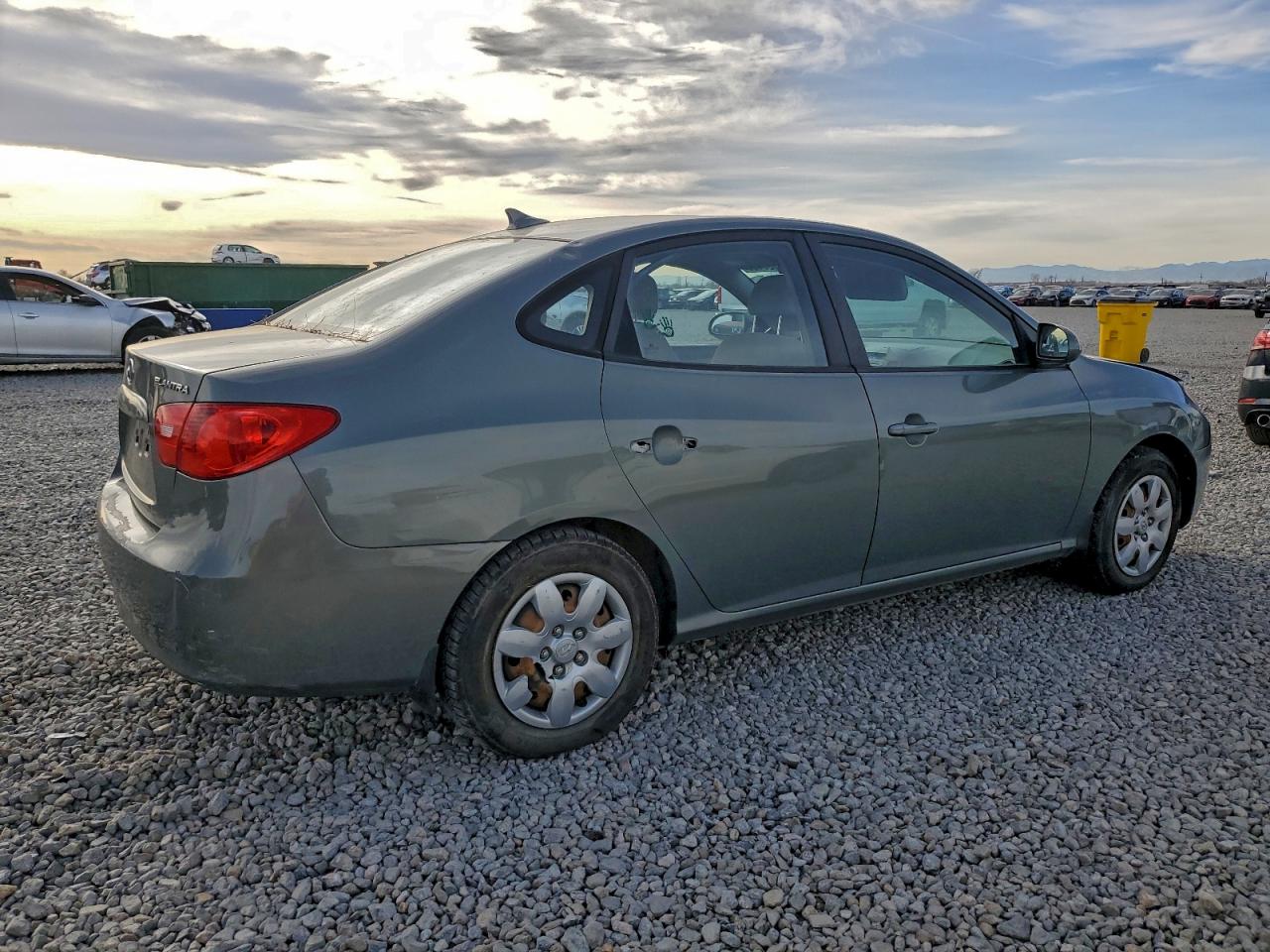 Hyundai ELANTRA Gls Image 2