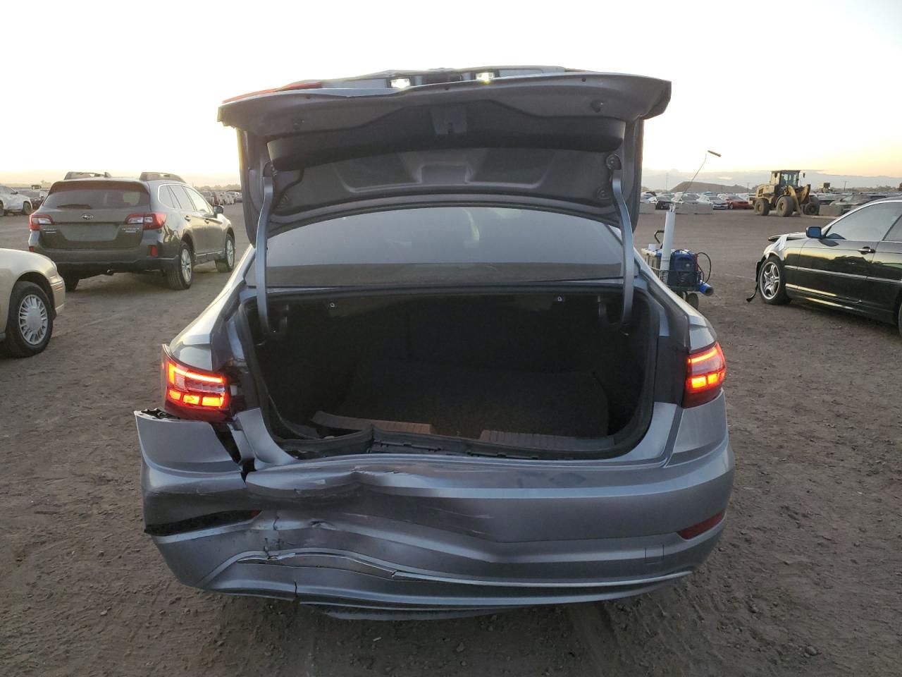 Volkswagen Jetta S Image 11