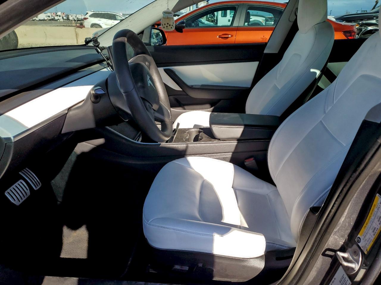 Tesla Model 3 Image 5