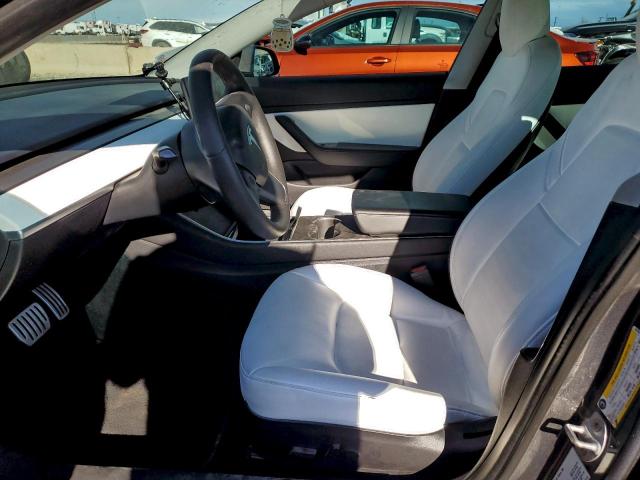 Tesla Model 3 Image 5