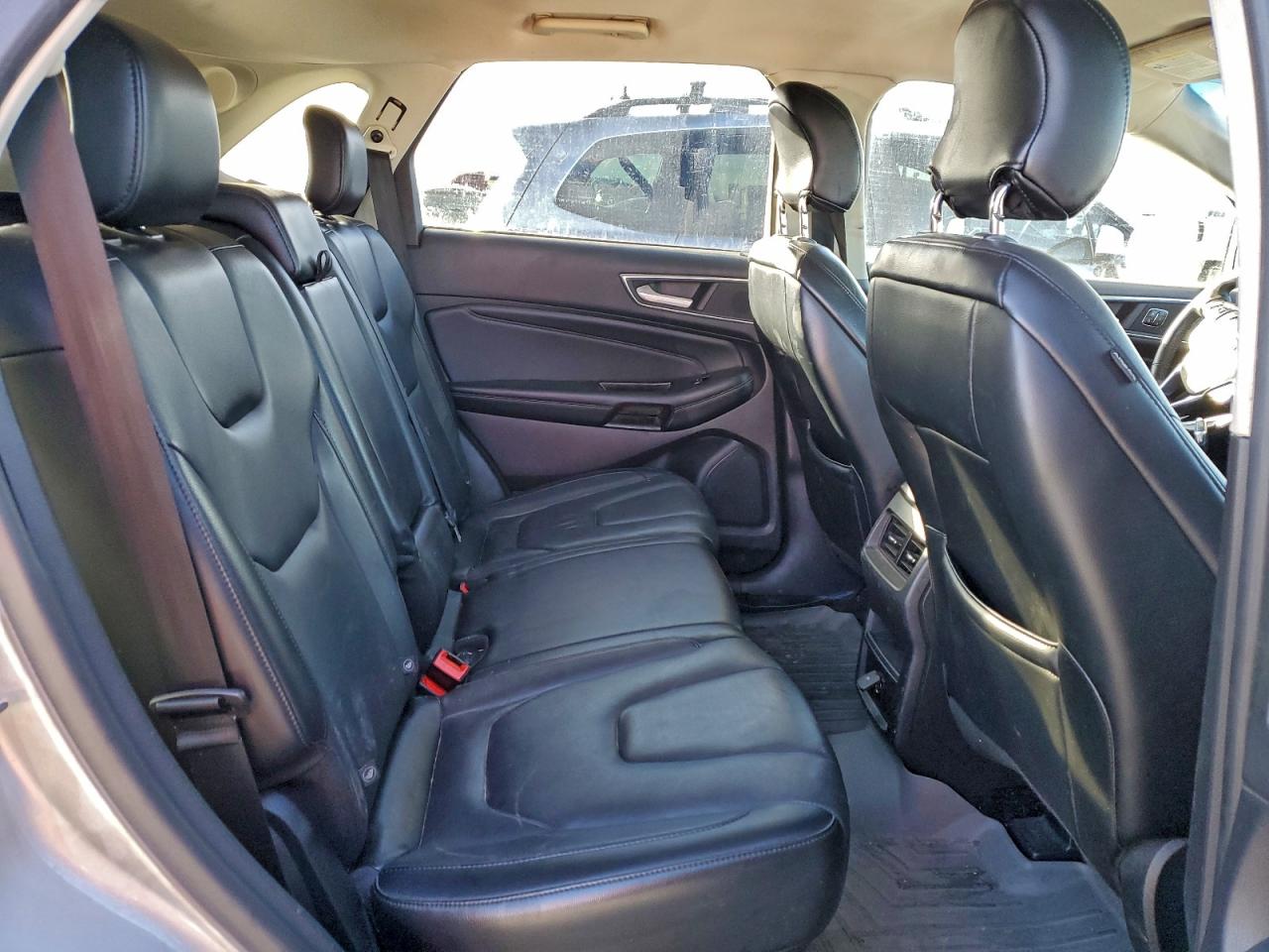 Ford Edge Titanium Image 9