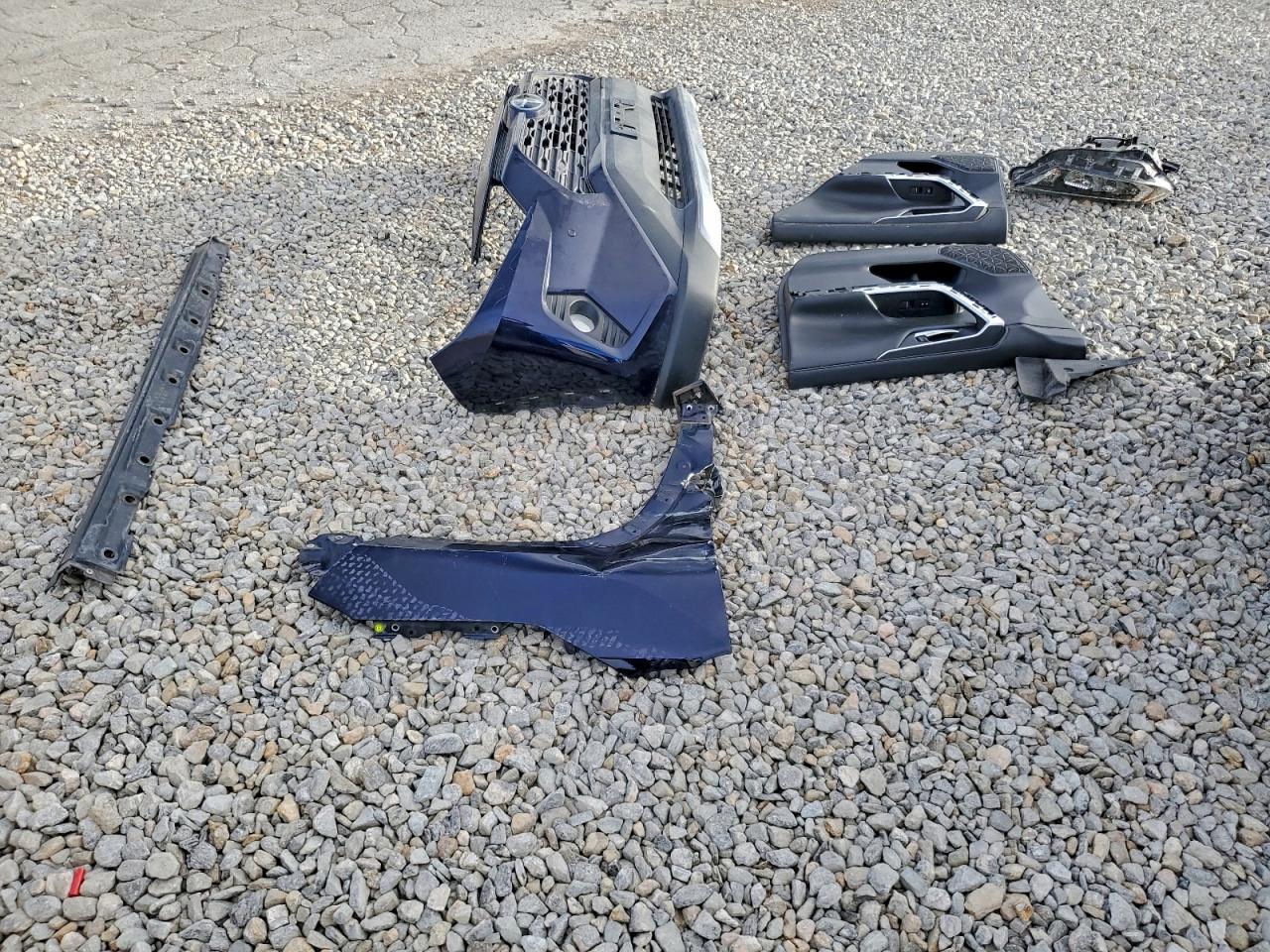 Toyota RAV4 Limited Image 11