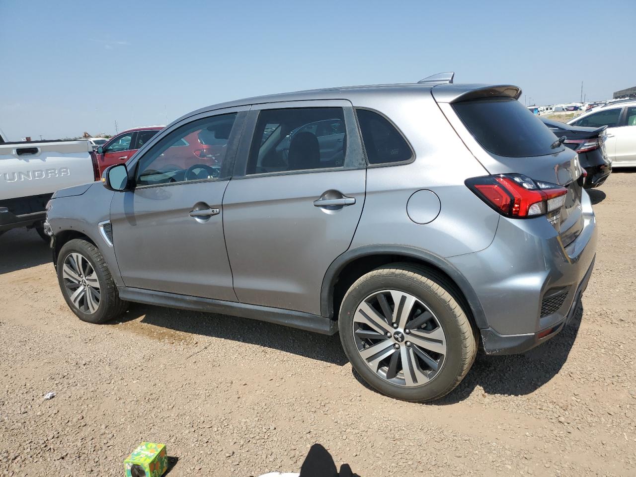 Mitsubishi Outlander Es Image 2