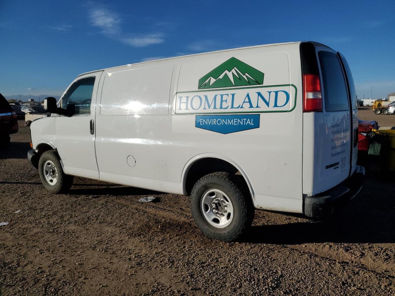 Chevrolet Express Image 2