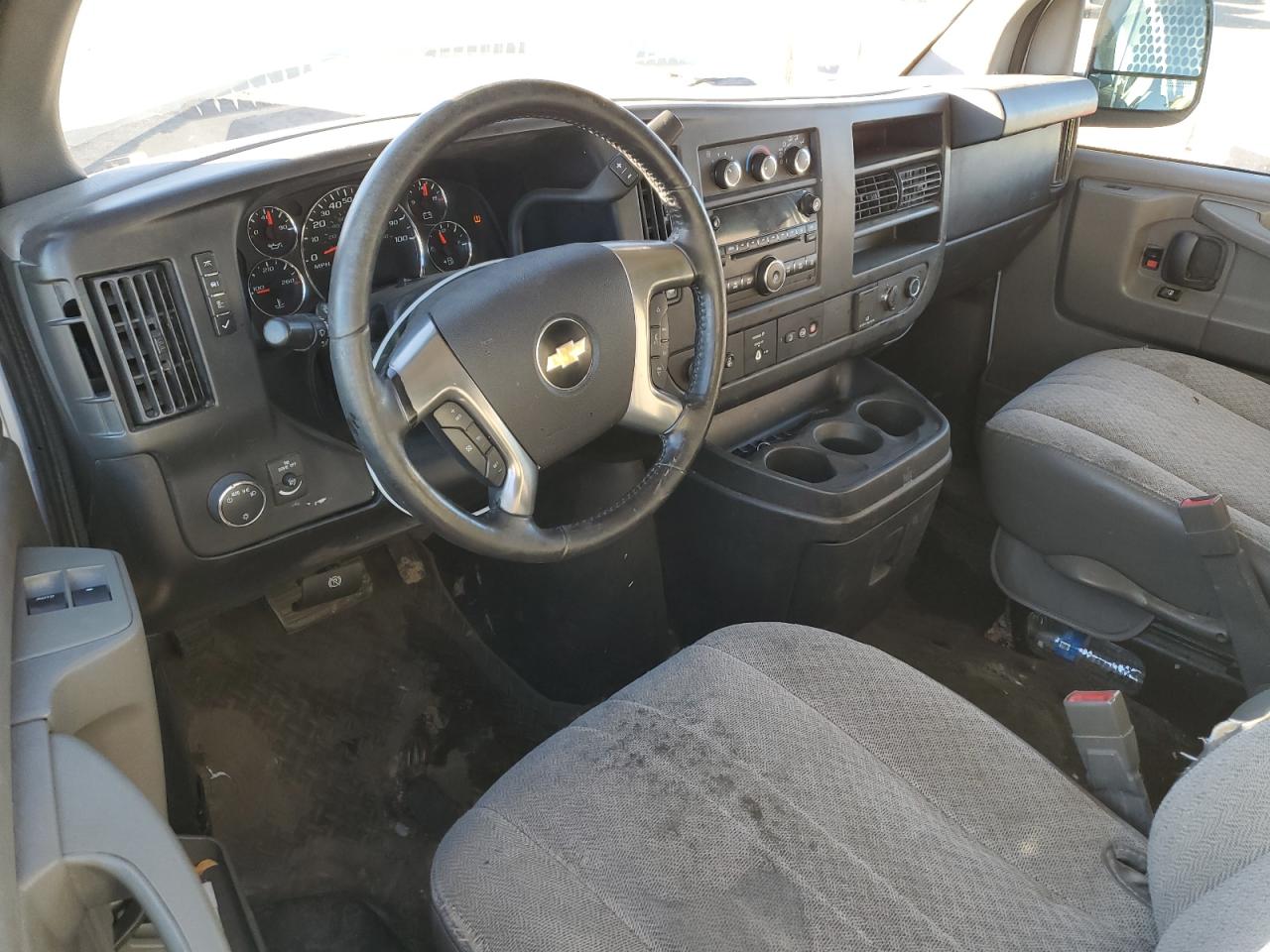 Chevrolet Express Image 5