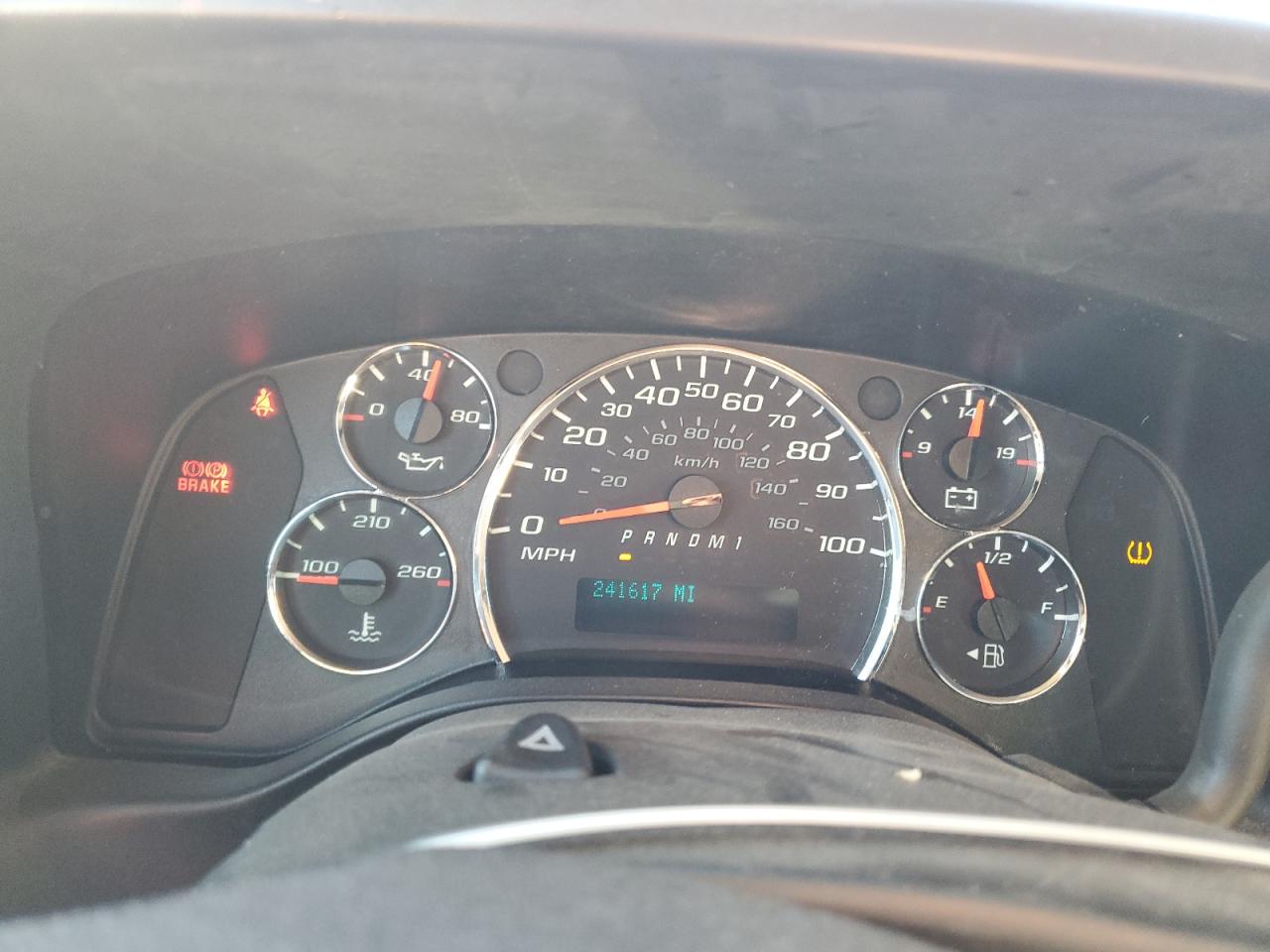 Chevrolet Express Image 3