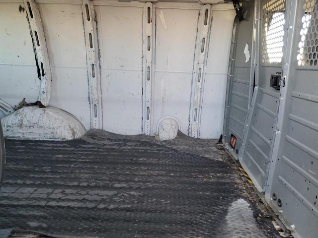 Chevrolet Express Image 10