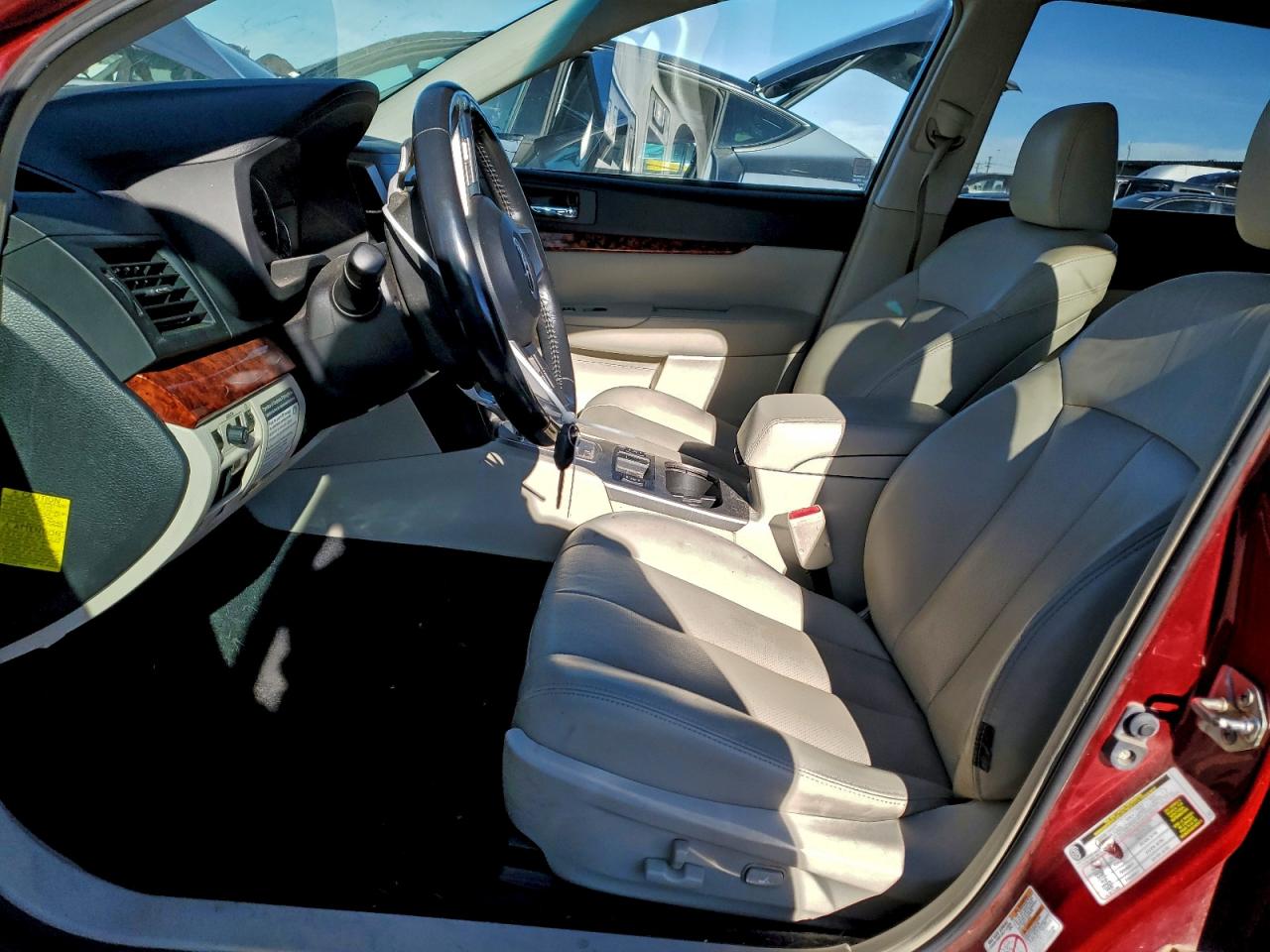 Subaru Outback 2.5i Limited Image 6