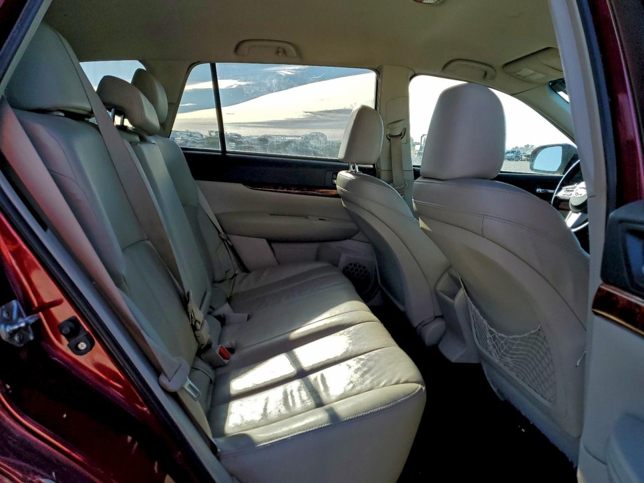 Subaru Outback 2.5i Limited Image 12