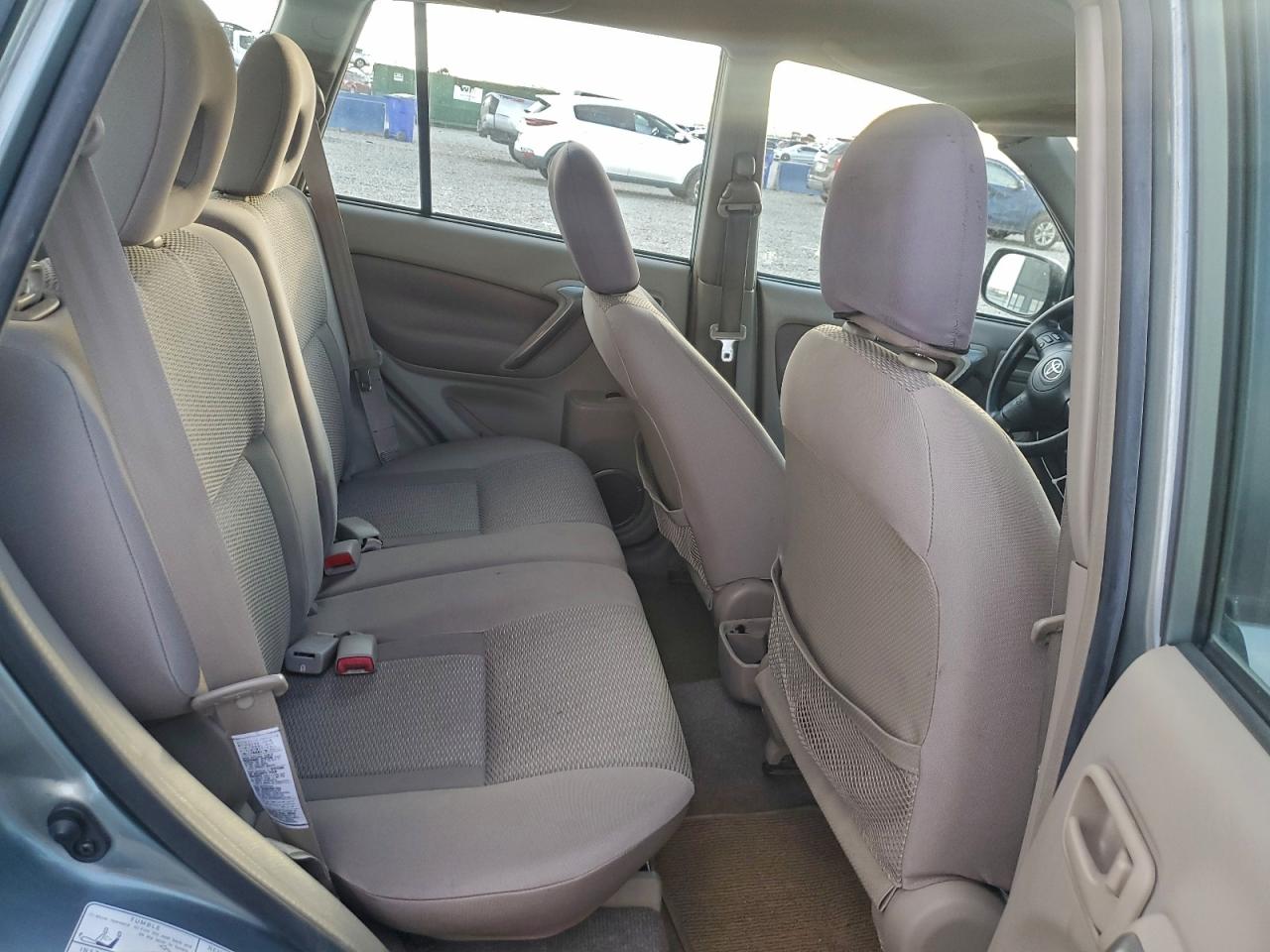 Toyota RAV4 Image 11