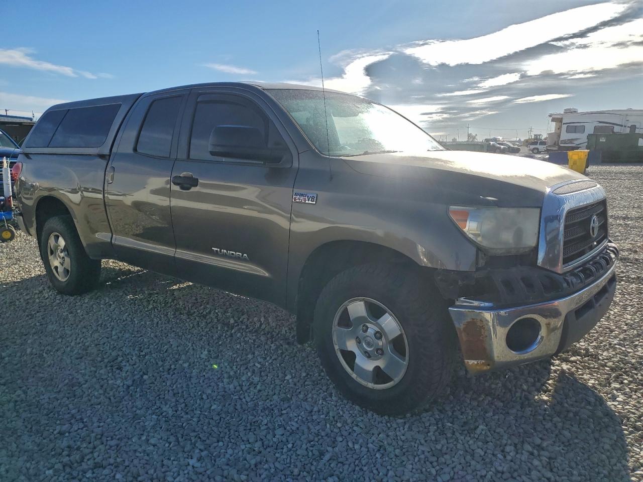 Toyota Tundra Double Cab Image 3