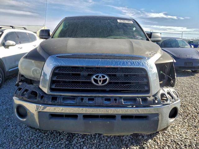 Toyota Tundra Double Cab Image 8