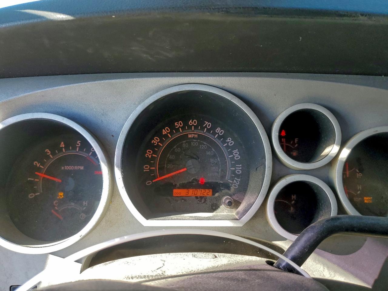 Toyota Tundra Double Cab Image 9