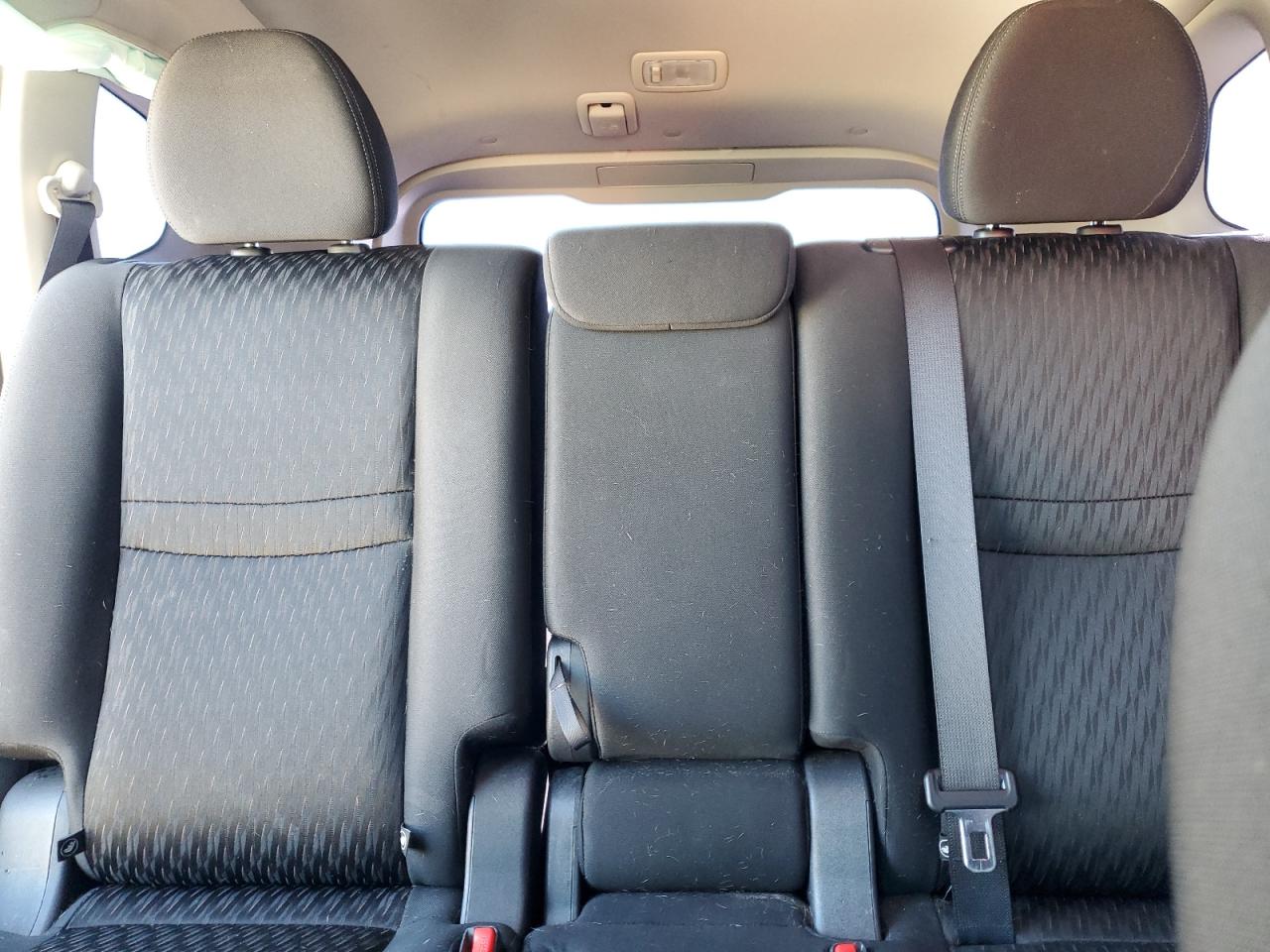 Nissan Rogue S Image 8