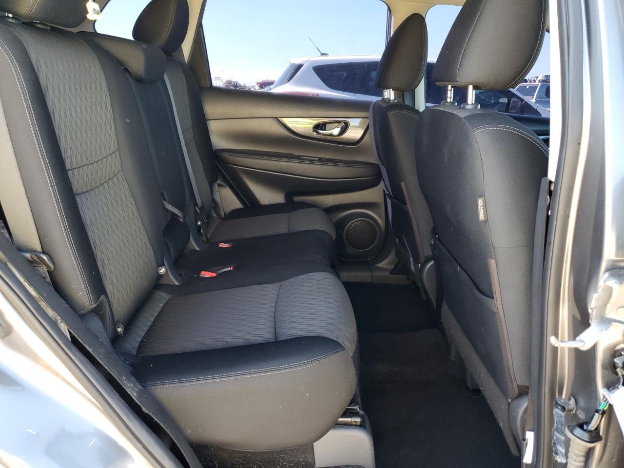 Nissan Rogue S Image 14