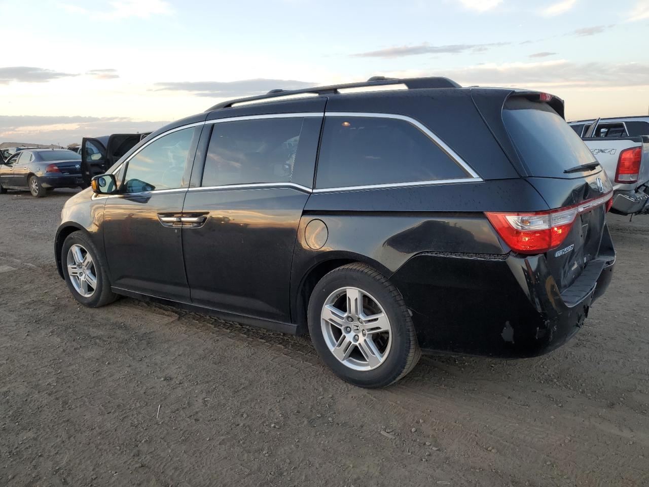 Honda Odyssey Touring Image 12