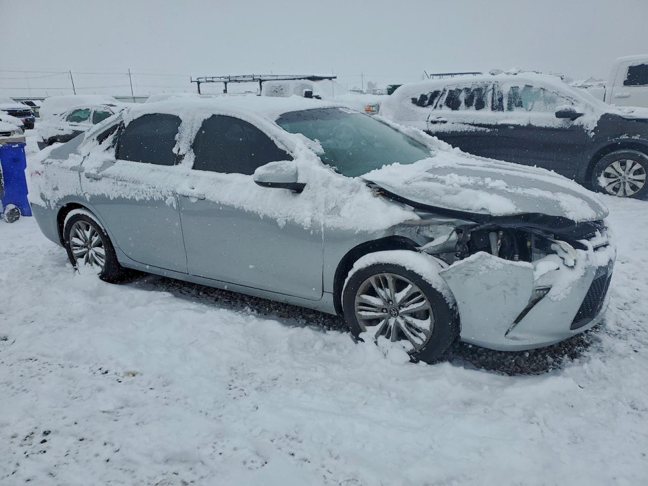 Toyota Camry Le Image 9
