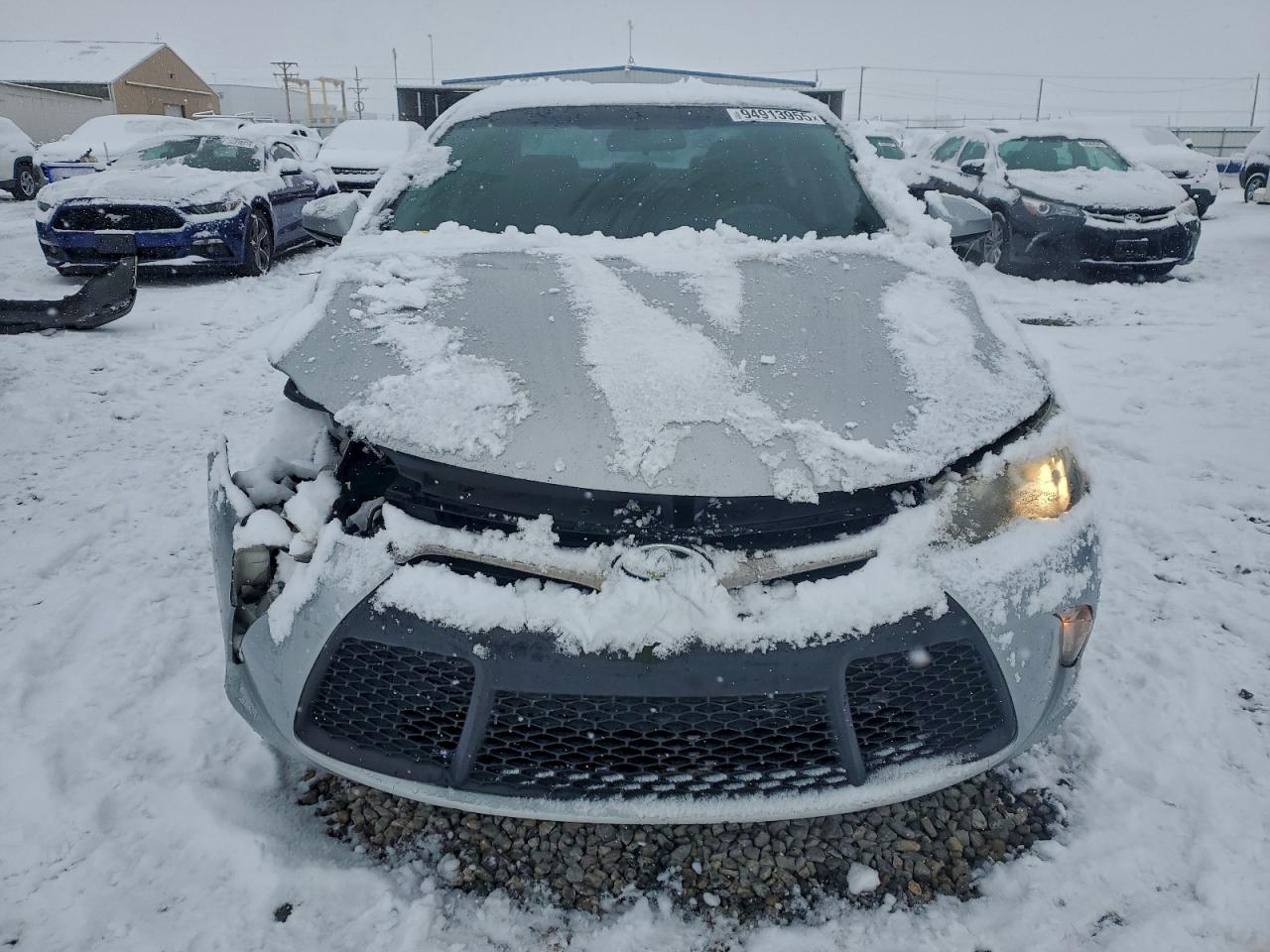 Toyota Camry Le Image 8
