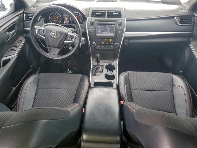 Toyota Camry Le Image 4
