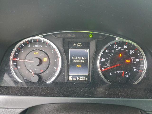 Toyota Camry Le Image 12