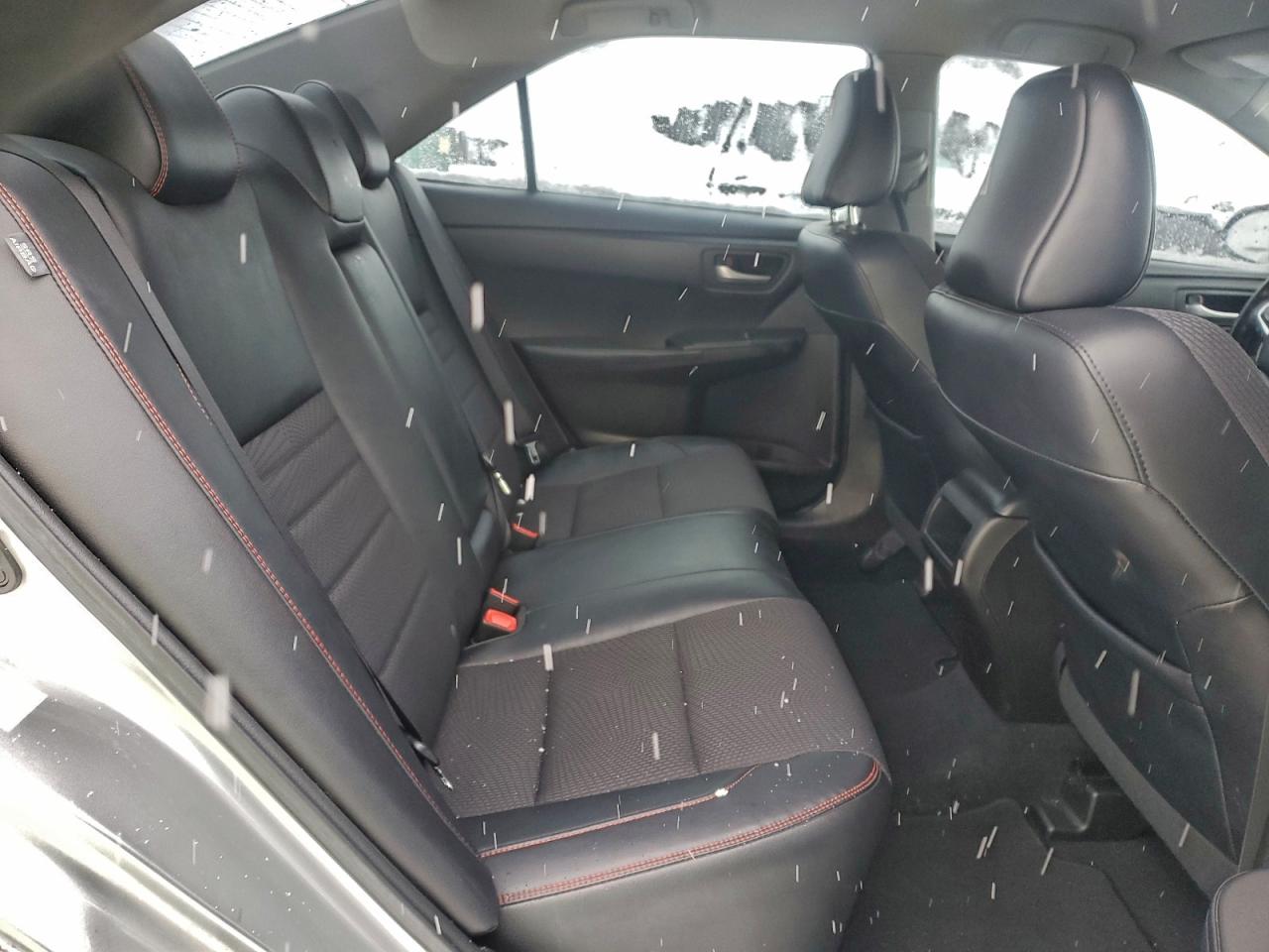 Toyota Camry Le Image 2