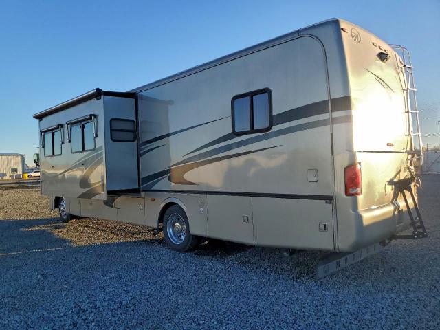 Ford F-550 Super Duty Stripped Chassis Image 6