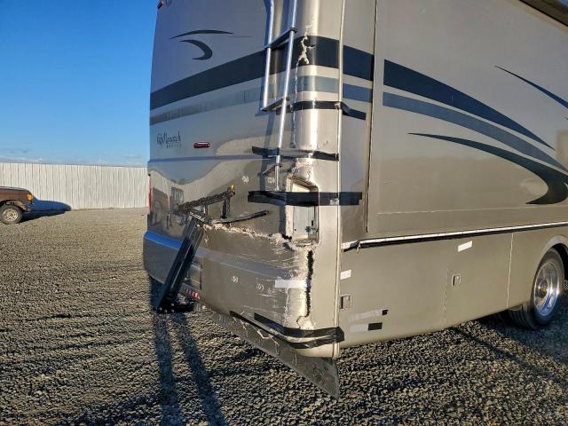 Ford F-550 Super Duty Stripped Chassis Image 10