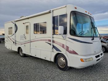  Salvage Workhorse Custom Cha Motorhome