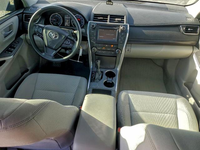 Toyota Camry Le Image 6