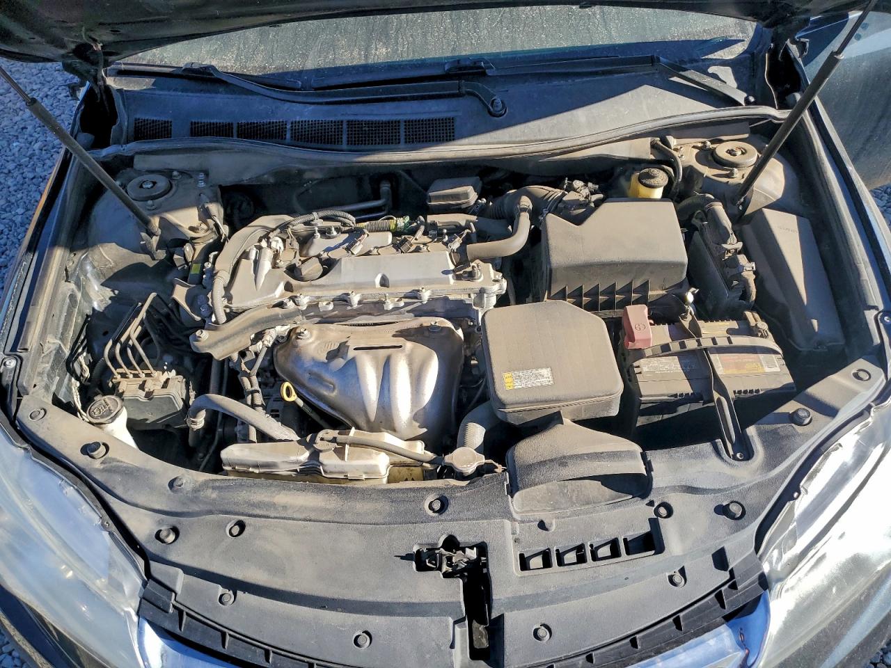 Toyota Camry Le Image 12