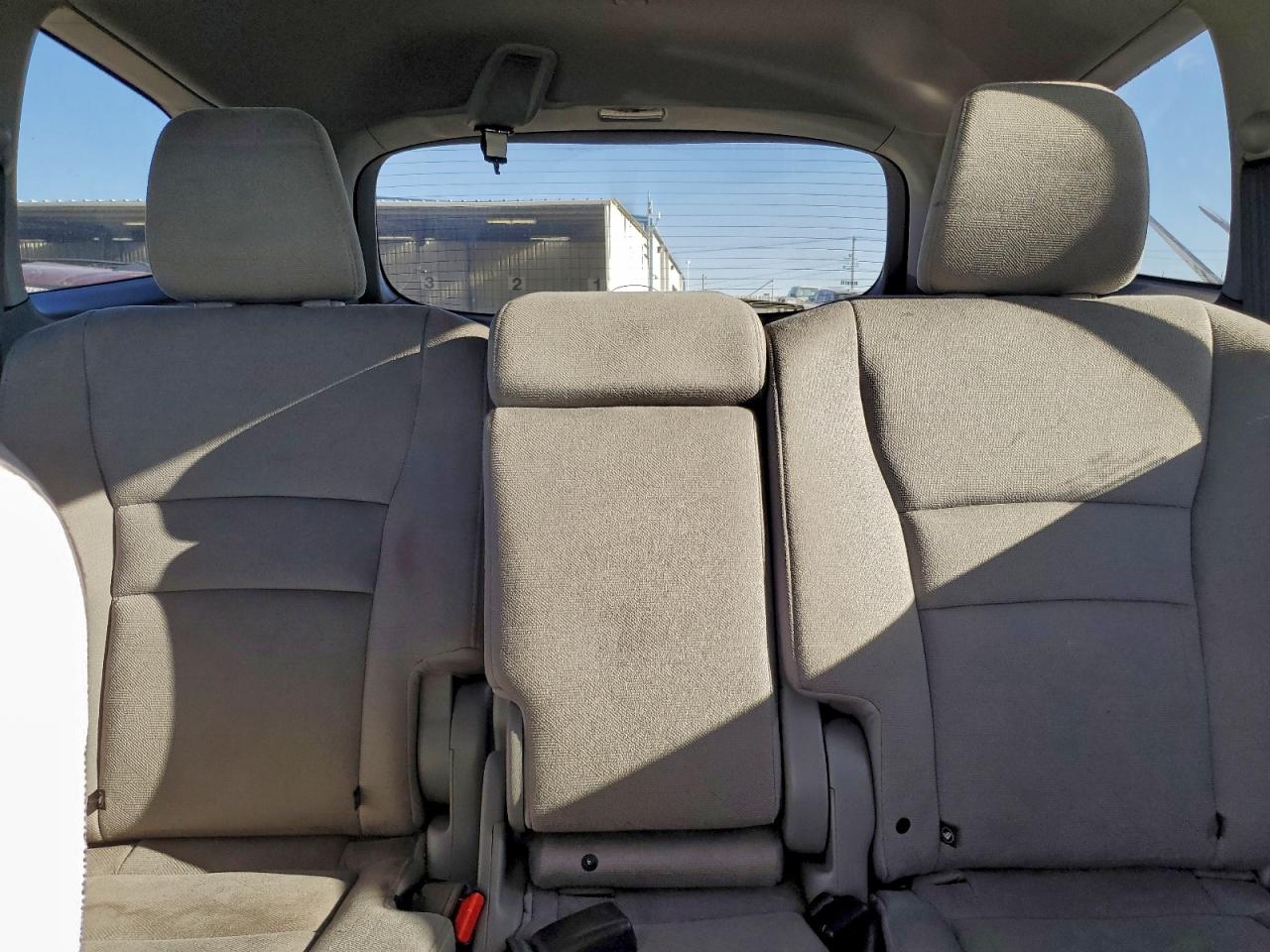 Honda Pilot Lx Image 6