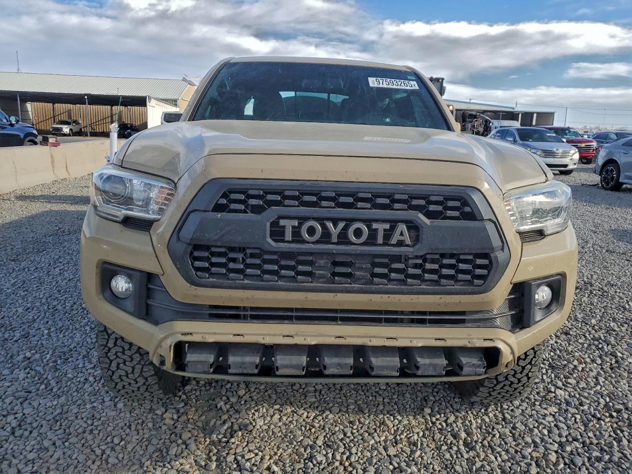 Toyota Tacoma Double Cab Image 5