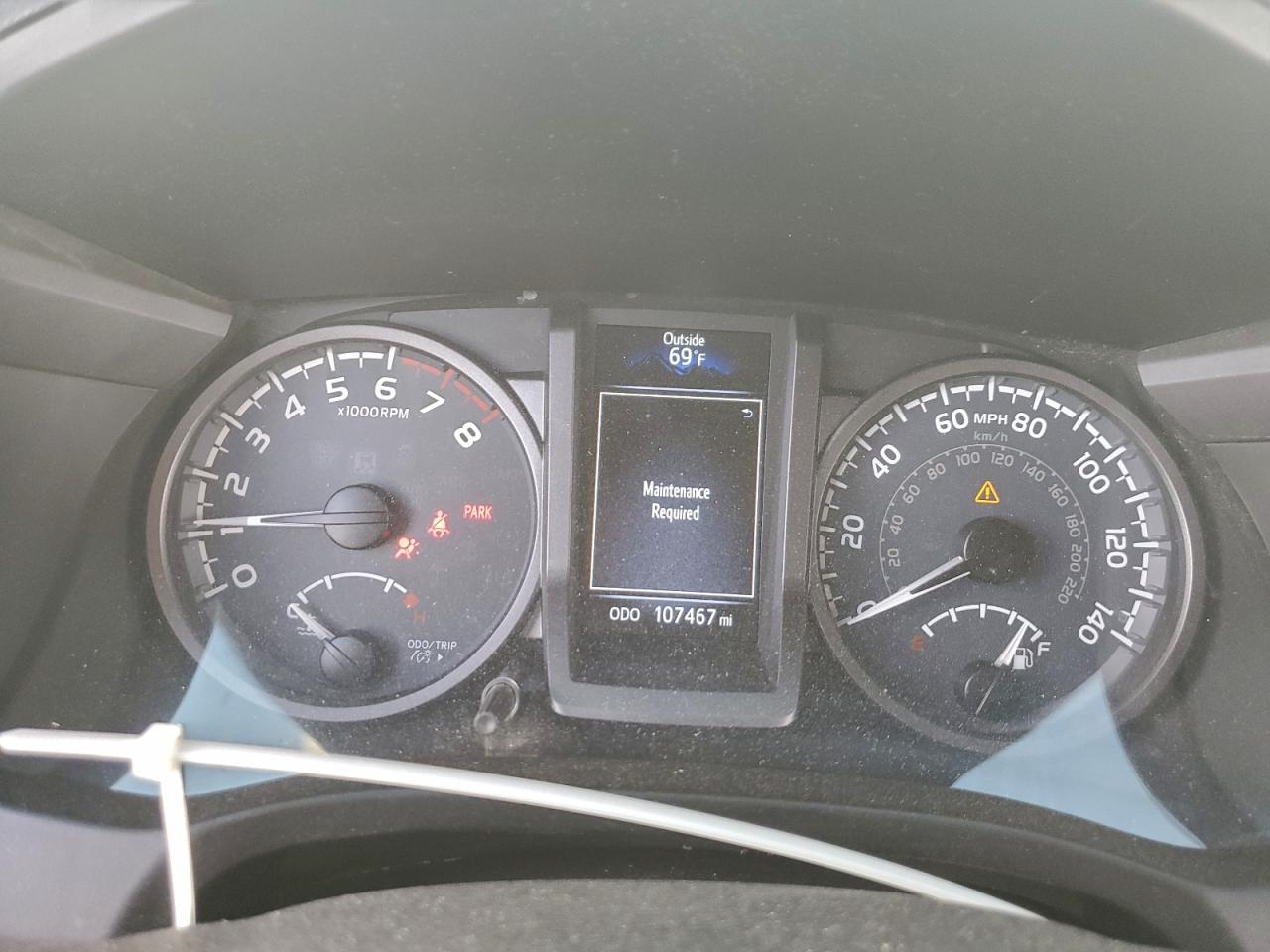 Toyota Tacoma Double Cab Image 9