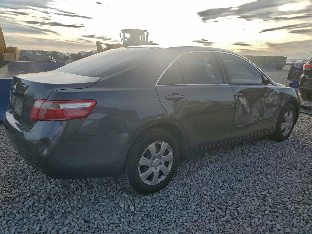 Toyota Camry Base Image 3
