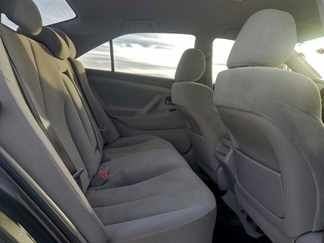 Toyota Camry Base Image 7