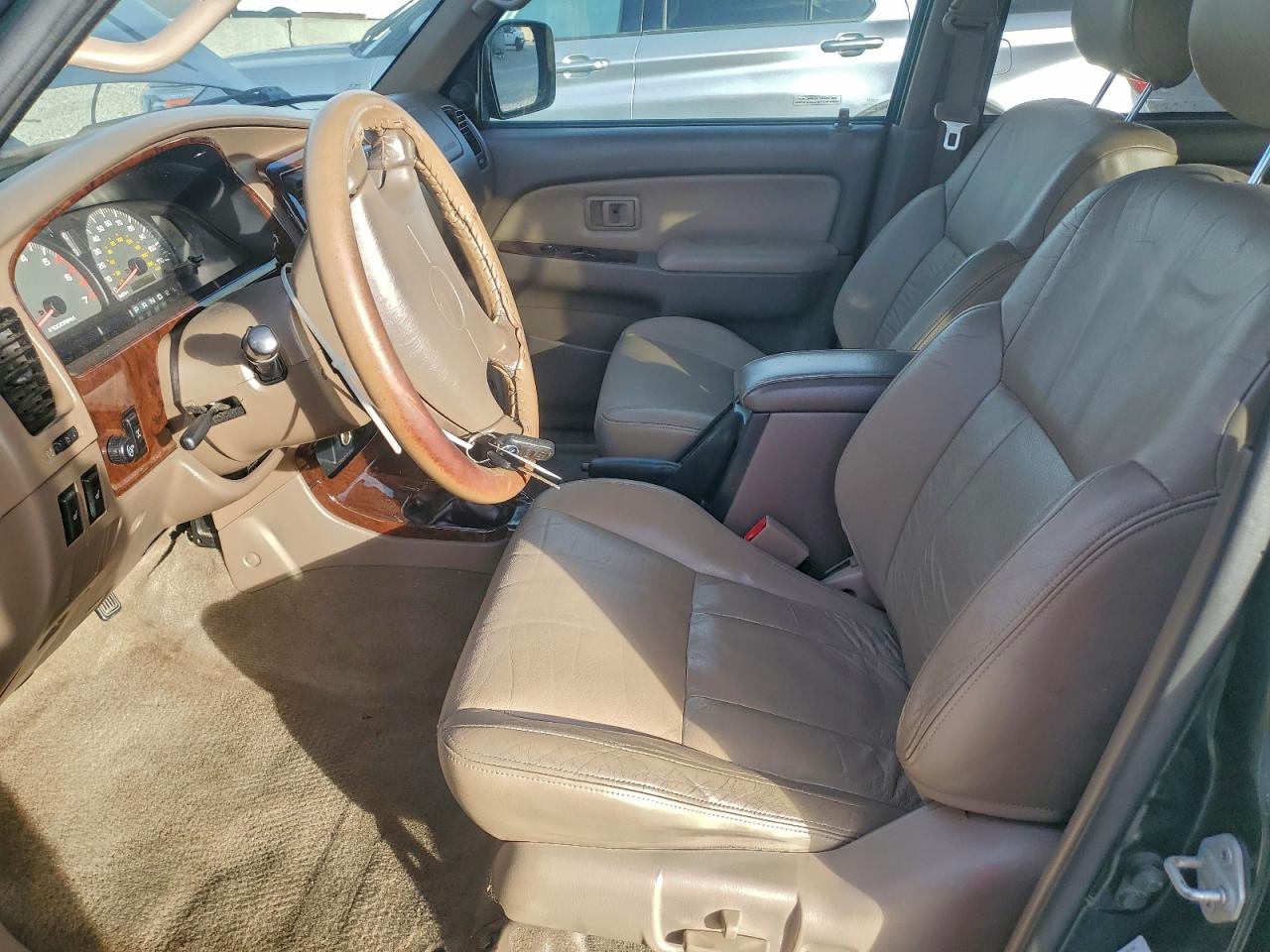 Toyota 4Runner Limited Image 2