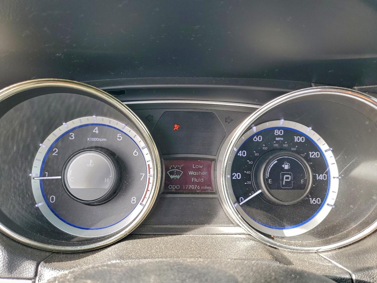 Hyundai SONATA Gls Image 3