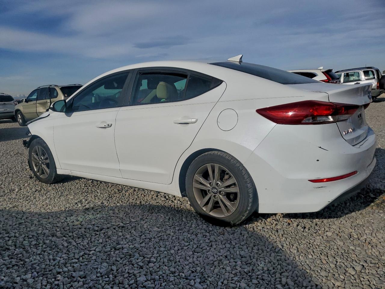 Hyundai ELANTRA Sel Image 4