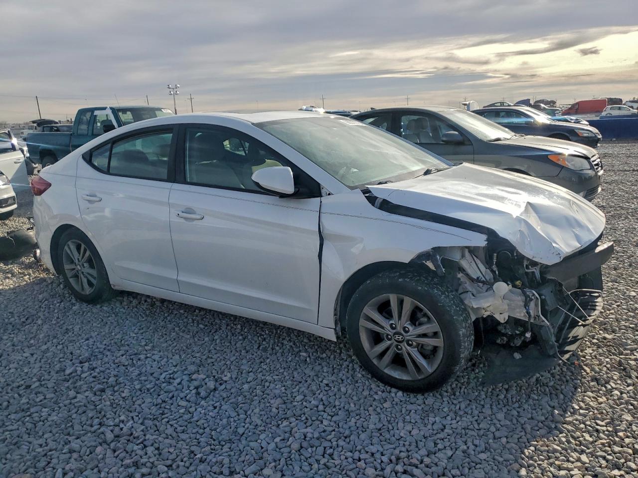 Hyundai ELANTRA Sel Image 6