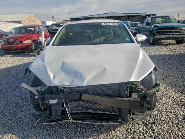 Hyundai ELANTRA Sel Image 2