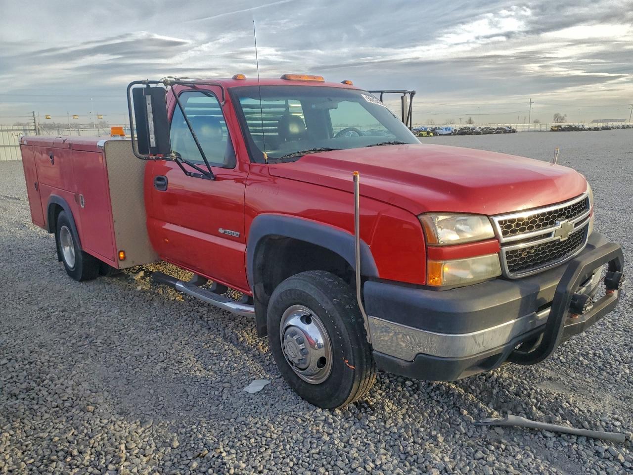 Chevrolet Silverado C3500 Image 12