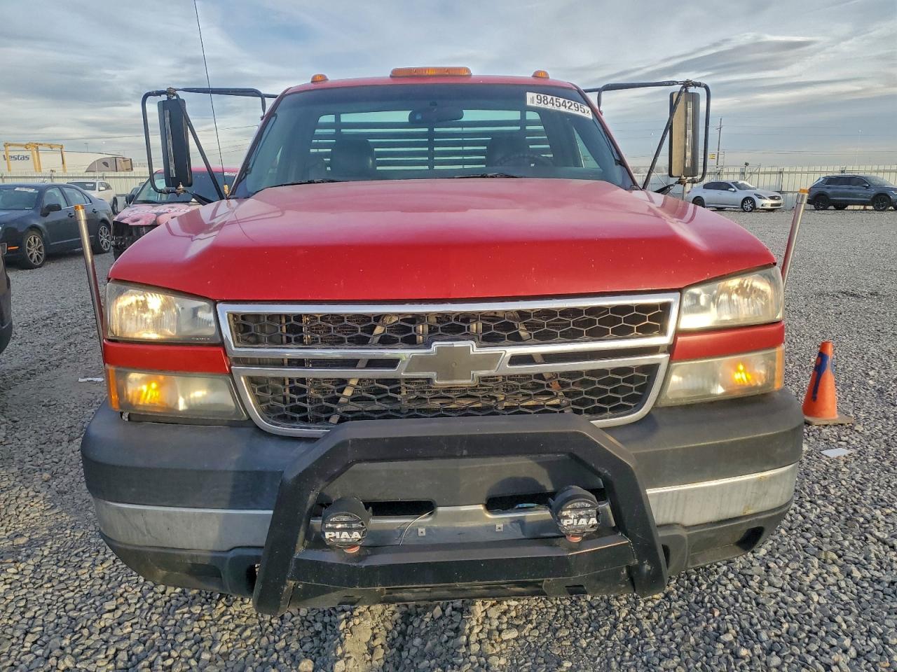 Chevrolet Silverado C3500 Image 3