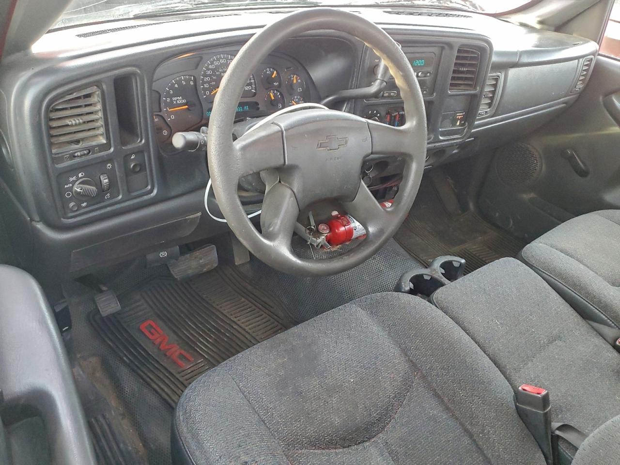 Chevrolet Silverado C3500 Image 10