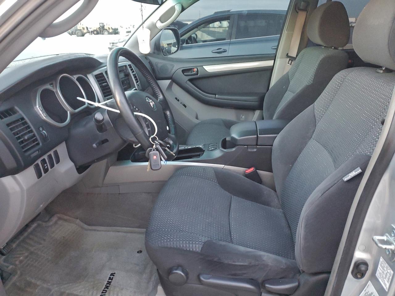 Toyota 4Runner Sr5 Image 8