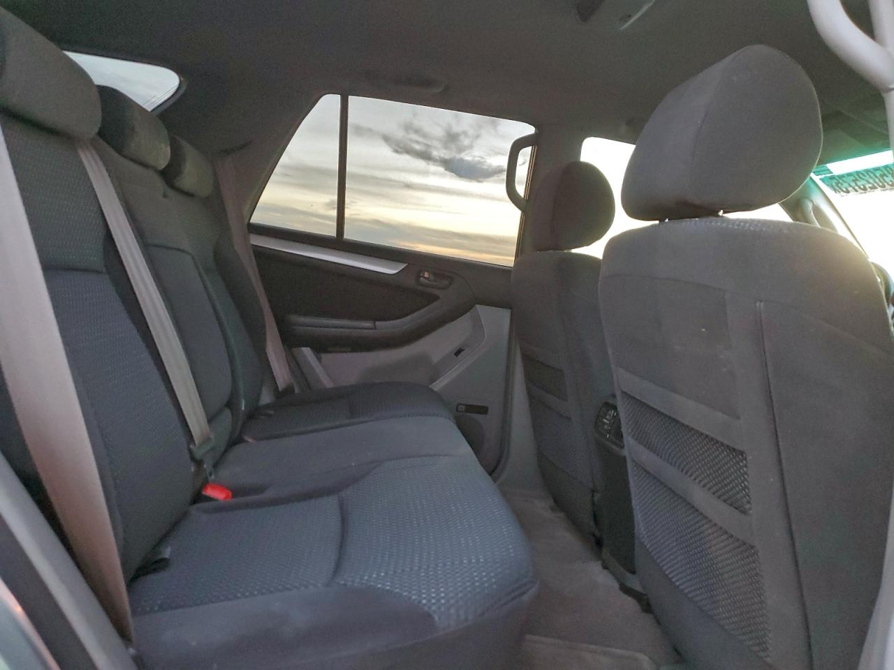 Toyota 4Runner Sr5 Image 9