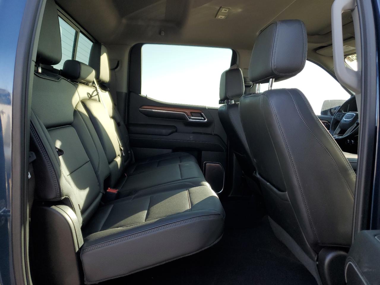 GMC Sierra K1500 Denali Image 9