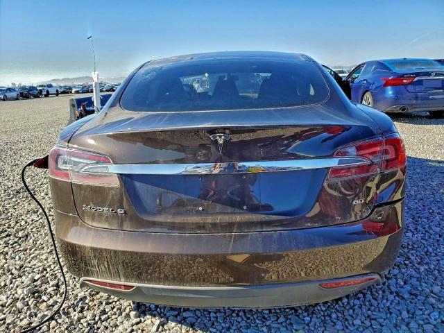 Tesla Model S Image 6