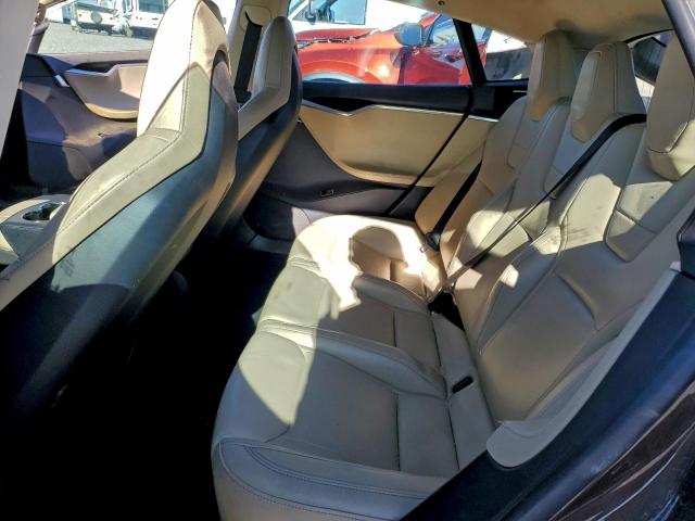Tesla Model S Image 12