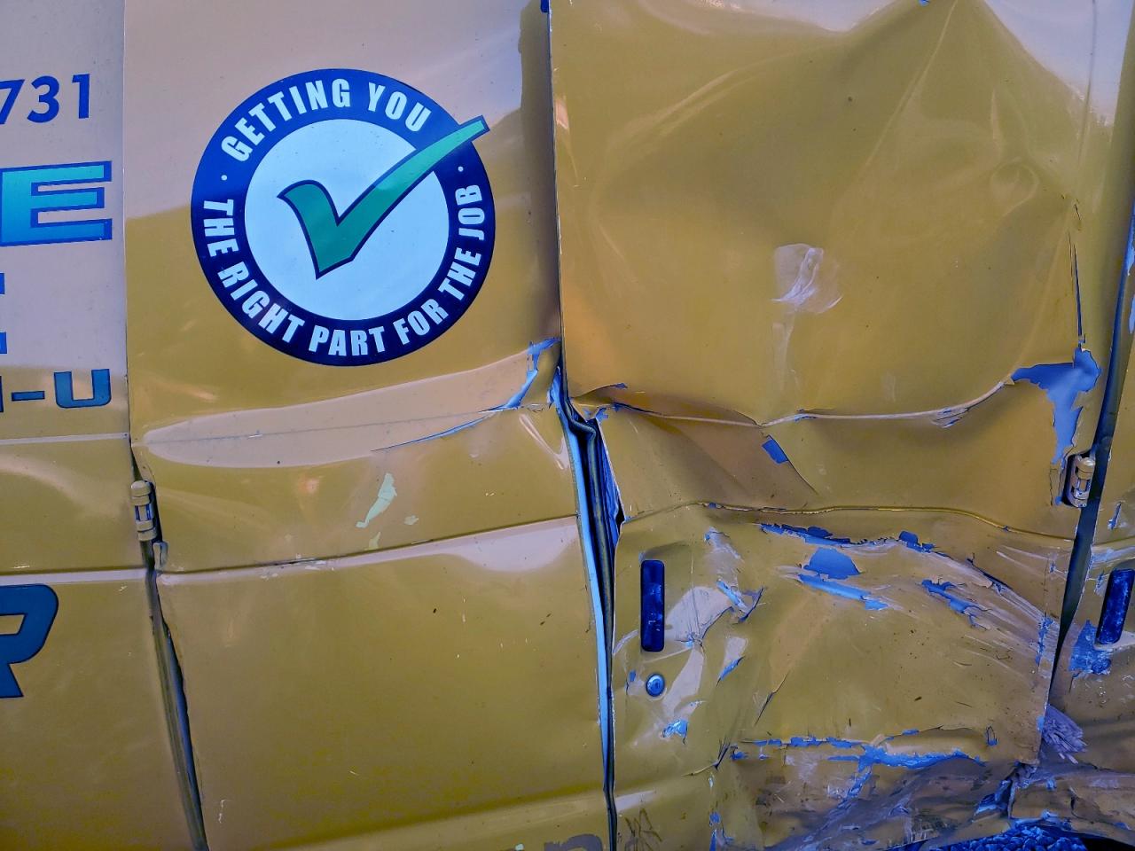 Ford Econoline E250 Van Image 8